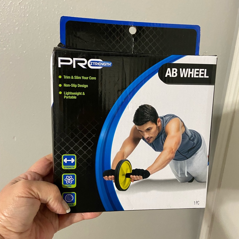 Pro Strength ab wheel. New in box